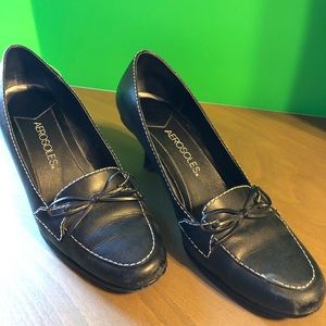 ❤️ Tie loafers with 1 1/2” heel